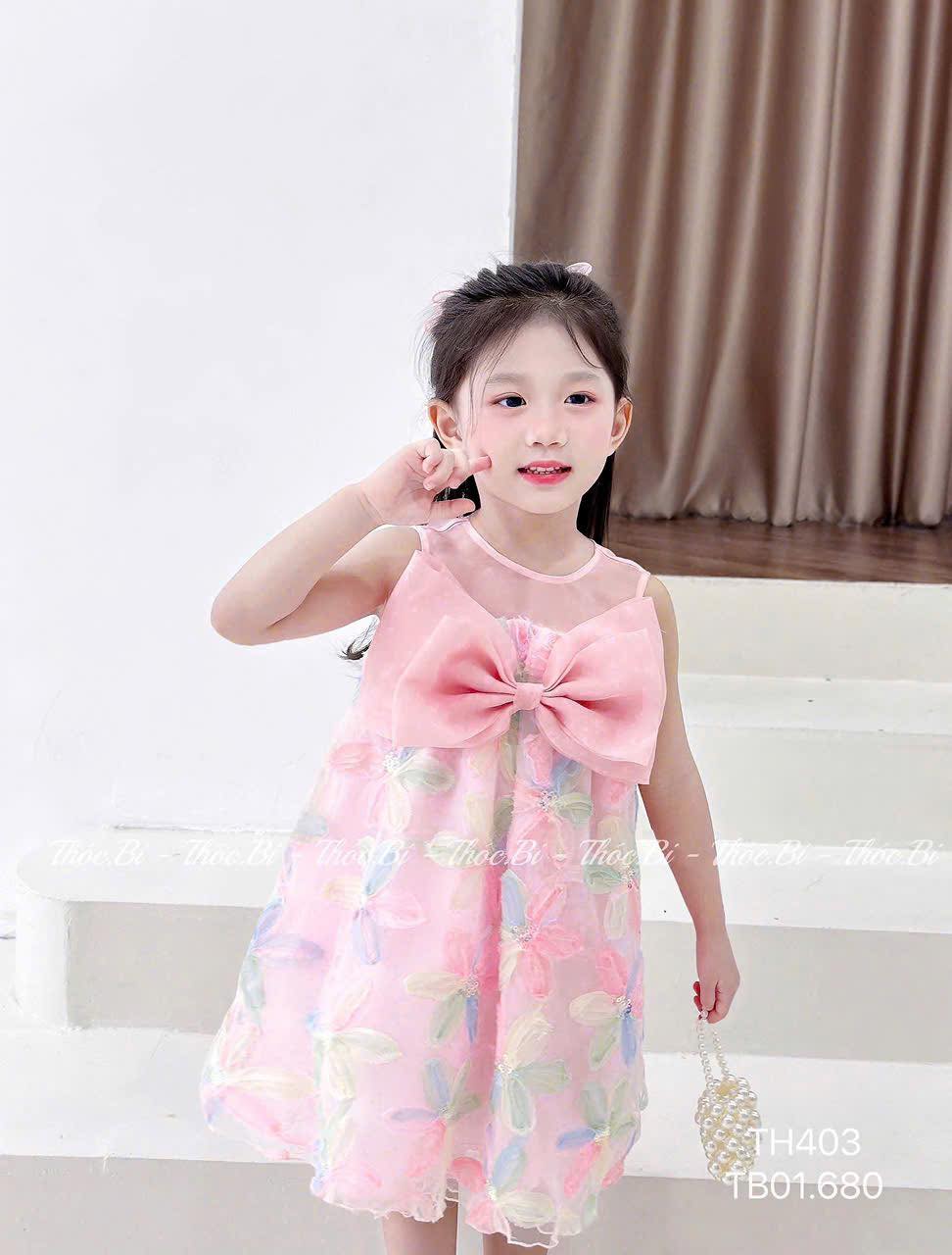 [🆕🇻🇳] Bắp Xinh Shop – Thời Trang Của Bé 🧑‍🧒❤️️👶⭐️ Váy công chúa nơ hồng ngọt ngào xinh yêu
Váy chất liệu voan lưới thêu hoa nổi, lót lụa habutai mịn nhẹ vô cùng thân thiện da bé
Size 1-8 cho bé 8-28kg
— , shares-0✔️ , likes-5❤️️ , date-2025-03-10 06:07:50🇻🇳🇻🇳🇻🇳📰🆕