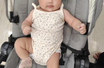 [🆕🇻🇳] THE OFFICIAL MACRO & MICRO BABIES CLOTHES 😎❤️️⭐️ Little Celine in Bluebell Camisole BodysuitSo adorable
, shares-1✔️ , likes-11❤️️ , date-2025-03-08 21:59:02🇻🇳🇻🇳🇻🇳📰🆕