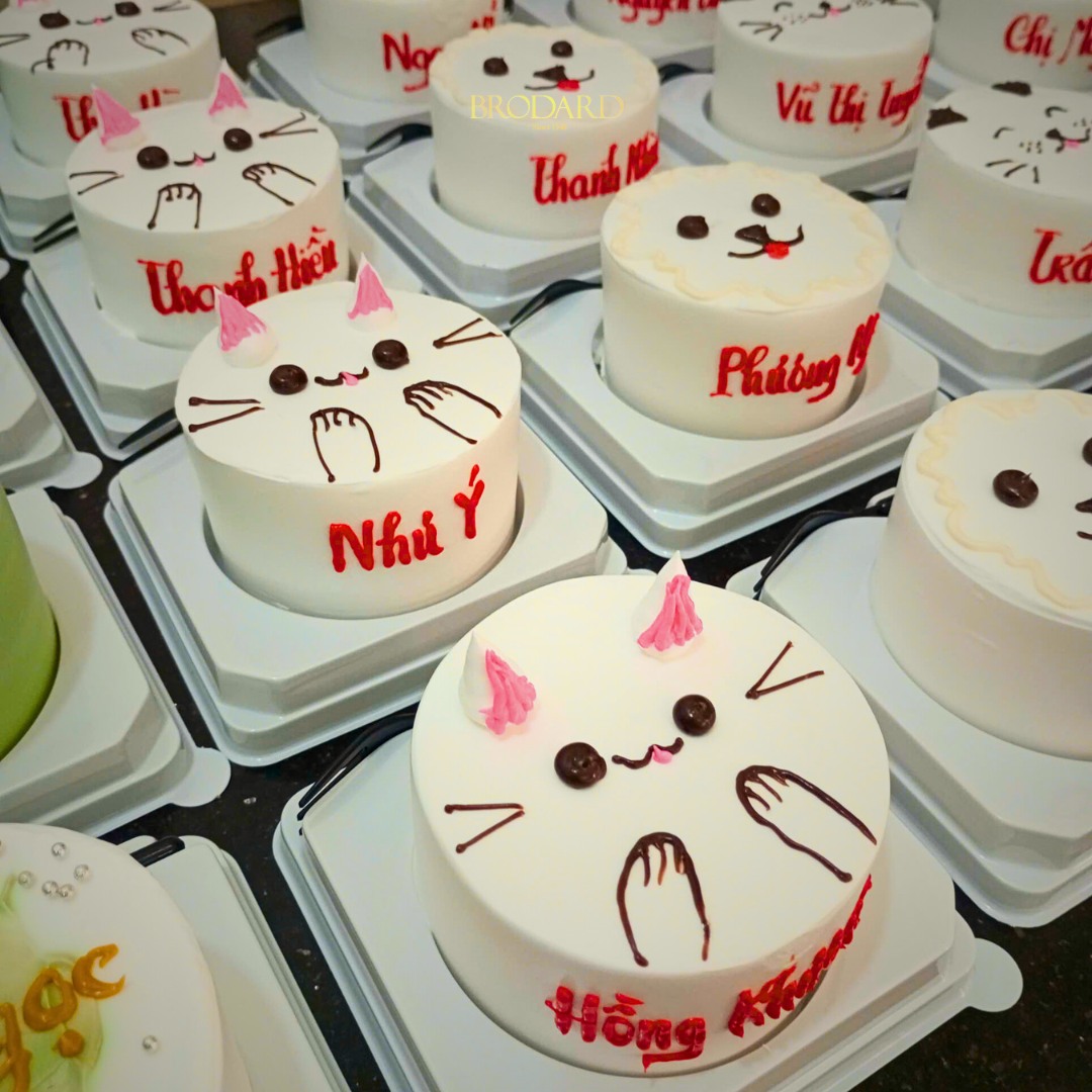 [🆕🇻🇳] Brodard 1948 – Hơn 70 năm cống hiến cho Sài Gòn những món bánh Pháp thơm ngon 🍔 Top1Food  🍜  BÁNH KEM MINI cho buổi tiệc đa dạng 
Những chiếc bánh kem mini với hình ảnh đa dạng rất được ưa chuộng của giới trẻ. Ngoài lựa chọn bánh kem lớn truyền th , shares-1✔️ , likes-10❤️️ , date-2025-03-10 18:08:45🇻🇳🇻🇳🇻🇳📰🆕