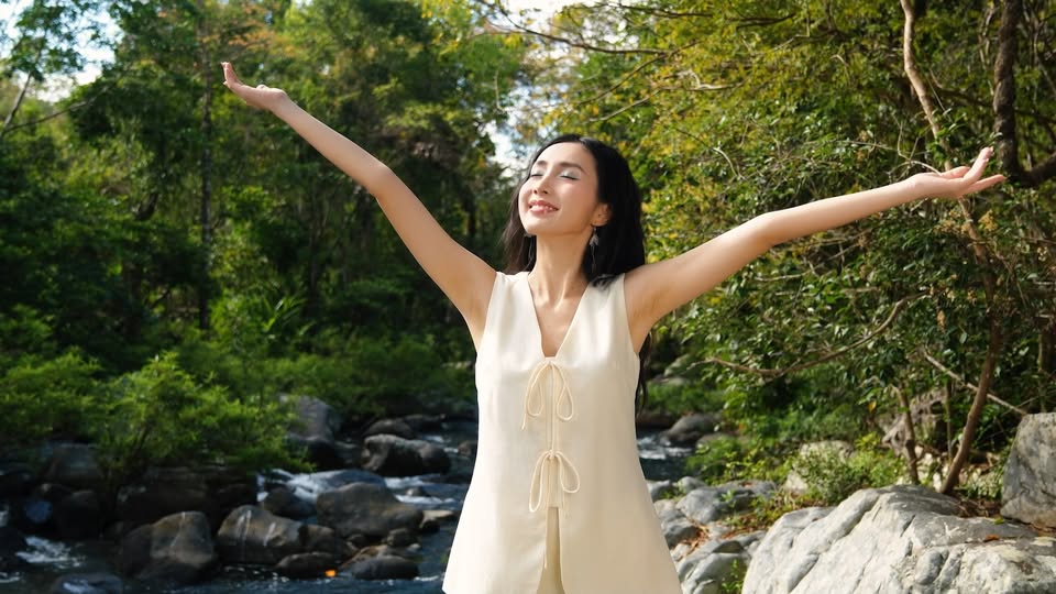 [🆕🇻🇳] Thời trang công sở K&K Fashion tự tin mang lại nét đẹp quyến rũ đầy lôi cuốn cho người phụ nữ công sở hiện đại 👕 Top1Fashion 👗  Như một khúc hoan ca, K&K Fashion luôn mong muốn phụ nữ của chúng ta mãi vui vẻ, hạnh phúc không chỉ riêng gì 8/3, mà 365 ngày trong năm đều sẽ như vậy! 

 , shares-0✔️ , likes-12❤️️ , date-2025-03-09 02:01:23🇻🇳🇻🇳🇻🇳📰🆕