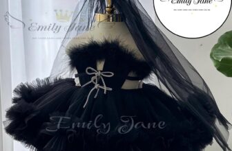 [🆕🇻🇳] Emily Jane – Váy đầm công chúa thiết kế cho bé 🧑‍🧒❤️️👶⭐️ Váy công chúa cho bé- tặng kèm lúp cô dâu xinhhh xắnnnn
#EmilyJane
Bản lưng thiết kế với hàng cườm đầy sang trọng.
#Vaydamcongchuabegai #vaydamthietkecaoca , shares-0✔️ , likes-3❤️️ , date-2025-03-11 00:28:22🇻🇳🇻🇳🇻🇳📰🆕