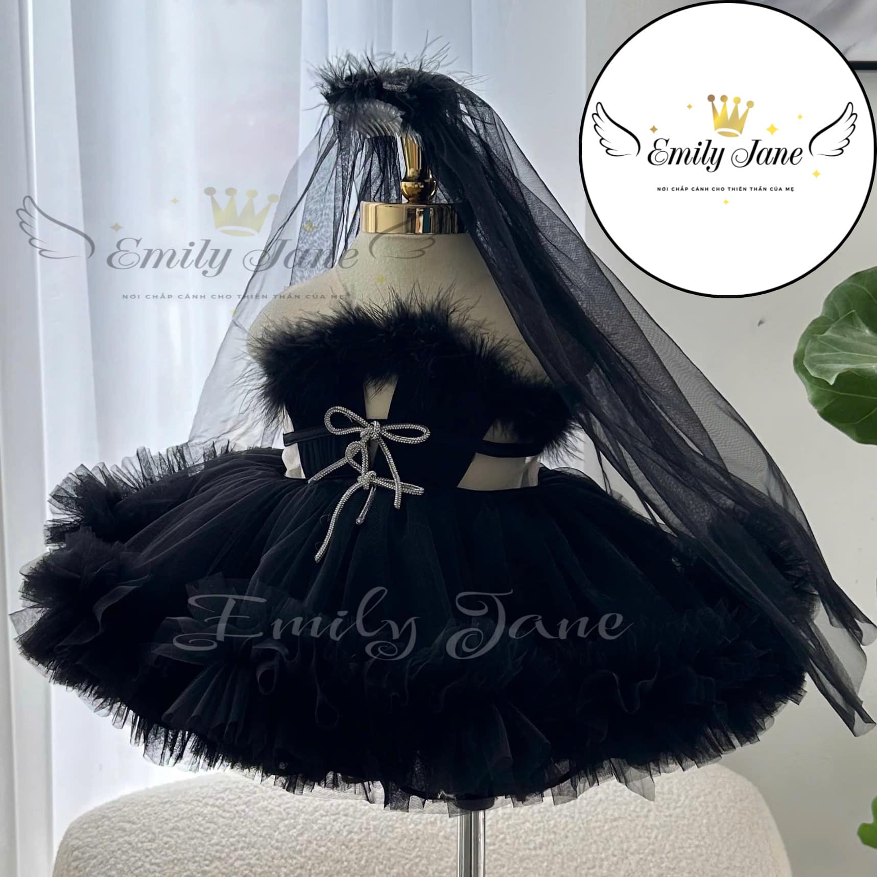 [🆕🇻🇳] Emily Jane – Váy đầm công chúa thiết kế cho bé 🧑‍🧒❤️️👶⭐️ Váy công chúa cho bé- tặng kèm lúp cô dâu xinhhh xắnnnn
#EmilyJane
Bản lưng thiết kế với hàng cườm đầy sang trọng.
#Vaydamcongchuabegai #vaydamthietkecaoca , shares-0✔️ , likes-3❤️️ , date-2025-03-11 00:28:22🇻🇳🇻🇳🇻🇳📰🆕