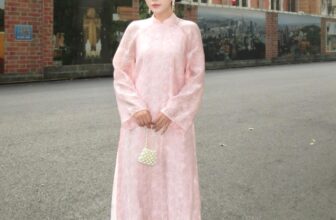 [🆕🇻🇳] Tủ Nhà Mây – Wear Easy. Feel Comfy. Be Happy 👕 Top1Fashion 👗  Cám ơn cô Mây Ngọc Tú đã diện Áo Dài Thường Xuân Tơ và gửi về cho Mây rất nhiều nắng ấm từ Sài Gòn. Thật vui khi thấy những tà áo Mây đã theo các cô mang n , shares-1✔️ , likes-13❤️️ , date-2025-03-13 19:33:08🇻🇳🇻🇳🇻🇳📰🆕