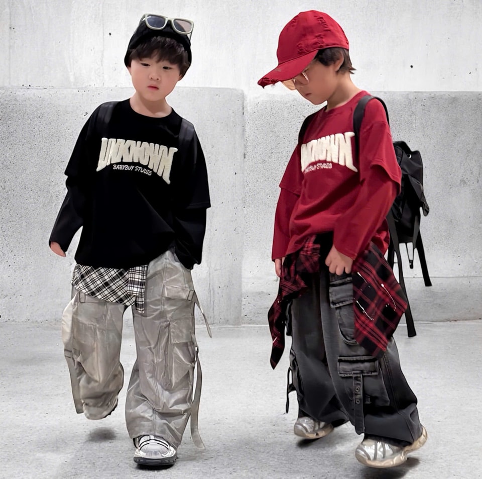 [🆕🇻🇳] BABYBUYvip – chuyên giày dép – quần áo cao cấp cho bé yêu 🧑‍🧒❤️️👶⭐️ Nhiều mẫu mới lắm mà lười đăng cả nhà ạ!!!
HÀNG CÓ SẴN
Hay hơn order là hàng có sẵn số lượng nên nhỡ không vừa còn đổi size đổi mẫu ạ
ĐẰNG nào mẹ CŨNG ph , shares-1✔️ , likes-1❤️️ , date-2025-03-08 02:43:03🇻🇳🇻🇳🇻🇳📰🆕