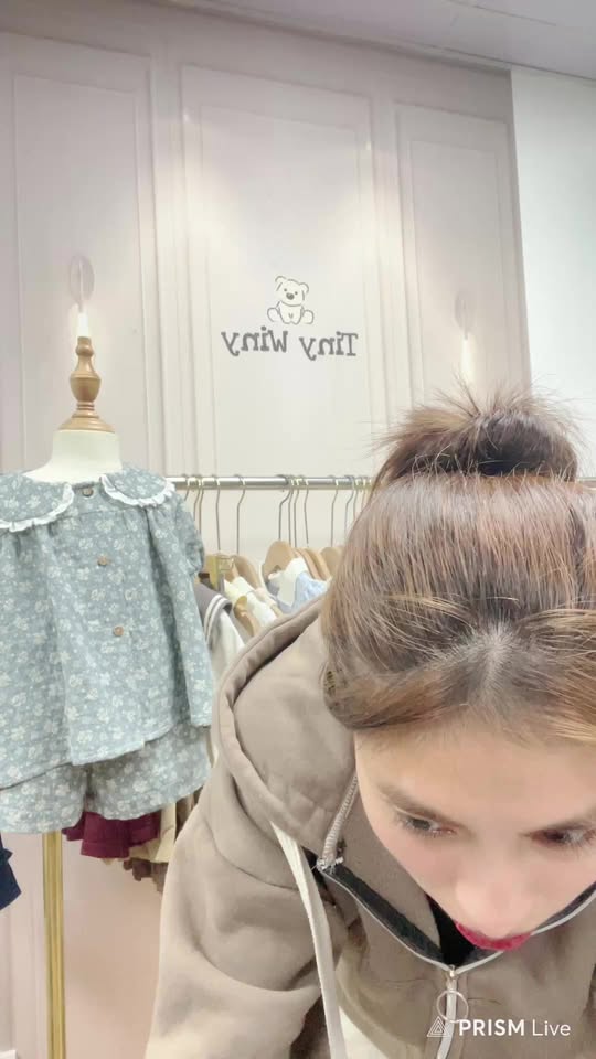[🆕🇻🇳]  Shop mẹ Thỏ Đà Lạt- Chuyên quần áo trẻ em cao cấp 🧑‍🧒❤️️👶⭐️ Đợt này e lên thêm đồ cặp đôi cho các chị mặc với chồng, người iu, hoặc mua cho con trai, con gái lớn nè
E có bán cả cặp và tách lẻ ak, khách ưng mẫu nào  , shares-0✔️ , likes-3❤️️ , date-2025-03-13 22:06:15🇻🇳🇻🇳🇻🇳📰🆕