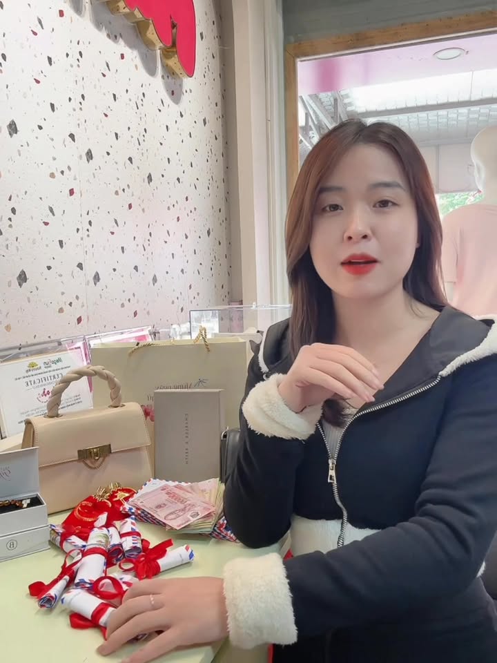 [🆕🇻🇳]  MẦM ĐẬU BABY – Đồ Sơ Sinh Cao Cấp 🧑‍🧒❤️️👶⭐️ Hihiii
Vì mẹ xứng đáng duy nhất hôm nay và ngày mai
7/8 tháng 3Mầm Đậu cứ thiết thực thôiBốc là trúng mẹ ớiiiiiiTIỀN
TÚI XÁCH
VÒNG HỔ PHÁCH
MỸ P , shares-0✔️ , likes-44❤️️ , date-2025-03-07 22:42:59🇻🇳🇻🇳🇻🇳📰🆕