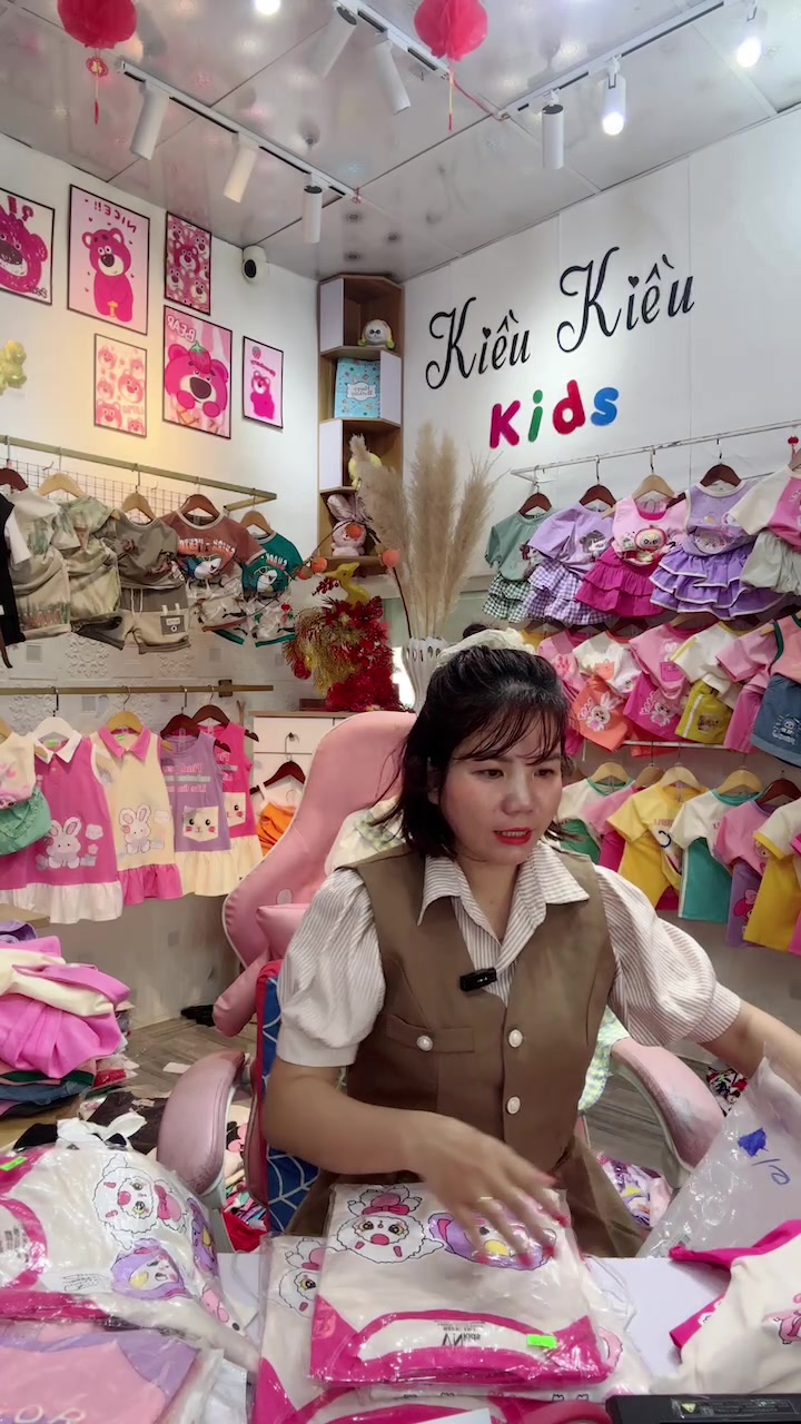 [🆕🇻🇳]  Kiều Kiều – Thời Trang Thiết Kế 🧑‍🧒❤️️👶⭐️  , shares-9✔️ , likes-108❤️️ , date-2025-03-10 19:38:33🇻🇳🇻🇳🇻🇳📰🆕