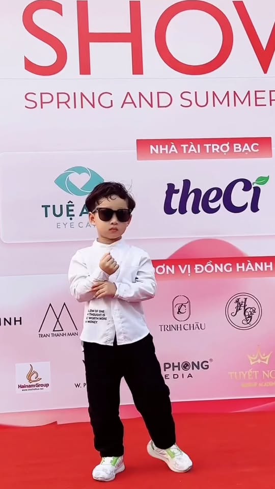 [🆕🇻🇳] Sushi Kids & Mom – Thời trang mẹ và bé 🧑‍🧒❤️️👶⭐️  BIẾN BÉ YÊU THÀNH NGÔI SAO THỜI TRANG VỚI SET ĐỒ SIÊU CHẤT!
Giá siêu ưu đãi chỉ 179K
MIỄN SHIP TOÀN QUỐC – NHẬN HÀNG THANH TOÁN
Ba mẹ đang tìm kiếm một , shares-0✔️ , likes-0❤️️ , date-2025-03-12 18:14:48🇻🇳🇻🇳🇻🇳📰🆕