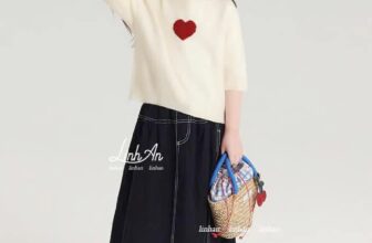 [🆕🇻🇳]  MickeyMinnie Shop – Quần áo trẻ em Xuất Dư 🧑‍🧒❤️️👶⭐️ Hàng đang về! 15 Ngày TrảChuẩn phong cách tiểu thư quý tộc ạ.
Dáng sang chảnh – khí chất ngút trời.
Mặc set này tôn dáng lắm ạ
Áo chất cotton 4 chiều dòn , shares-0✔️ , likes-1❤️️ , date-2025-03-11 22:18:23🇻🇳🇻🇳🇻🇳📰🆕