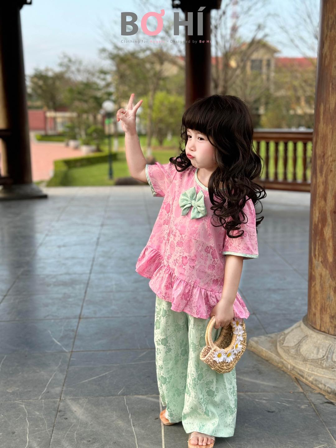 [🆕🇻🇳]  Bơ Hí – Thương hiệu thời trang thiết kế cao cấp dành cho mẹ và bé đẹp 🧑‍🧒❤️️👶⭐️ 𝐁𝐨̣̂ 𝐬𝐮̛𝐮 𝐭𝐚̣̂𝐩 𝐛𝐚̀ 𝐛𝐚 𝐦𝐨̛́𝐢 𝐧𝐡𝐚̀ 𝐁𝐨̛,đ𝐚́𝐧𝐠 𝐲𝐞̂𝐮 𝐯𝐨̂ 𝐜𝐮̀𝐧𝐠
Mẹ bé nhắn Bơ tư vấn chốt đơn nhen
Giá #250k/bộ ( hơn 25kg có phụ thu)
#Freeship từ 2 bộ ạ
, shares-1✔️ , likes-511❤️️ , date-2025-03-09 00:06:33🇻🇳🇻🇳🇻🇳📰🆕