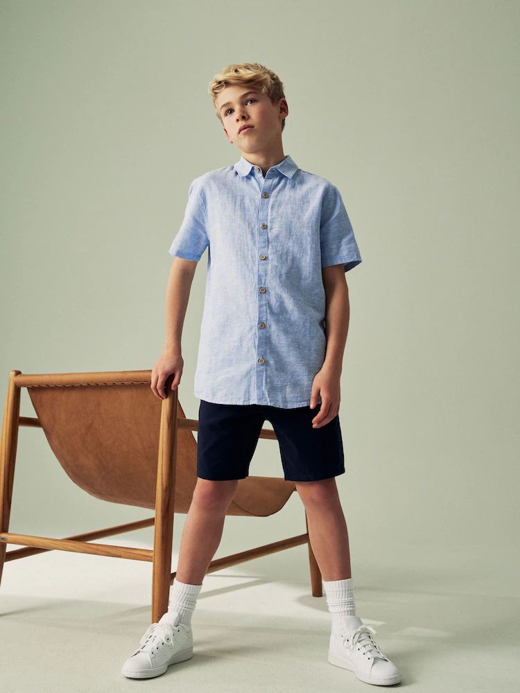 [???]  LUNA Kids Authentic – Hàng Hiệu Cho Bé ?‍?❤️️?⭐️  Sơmi linen, mặc đẹp nhất là vào mùa hè ạ .
Size : 3y — 16y.
Hàng order 3 — 4 tuần, không có sẵn. LUNA cam kết % hàng chính hãng.Inbox Luna ch , shares-0✔️ , likes-0❤️️ , date-2025-03-07 17:45:54????????