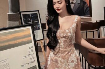 [🆕🇻🇳] Amy Store – nhãn hiệu thời trang thiết kế cao cấp, trẻ trung, hiện đại, nữ tính và thanh lịch 👕 Top1Fashion 👗   Không cần bước lên thảm đỏ, nàng vẫn khiến mọi ánh nhìn đều bị hút chặt vào những bước chân nhẹ nhàng nhưng đầy kiêu sa. Một cái liếc mắt, một nụ cười nhẹ , shares-3✔️ , likes-51❤️️ , date-2025-03-18 16:00:41🇻🇳🇻🇳🇻🇳📰🆕