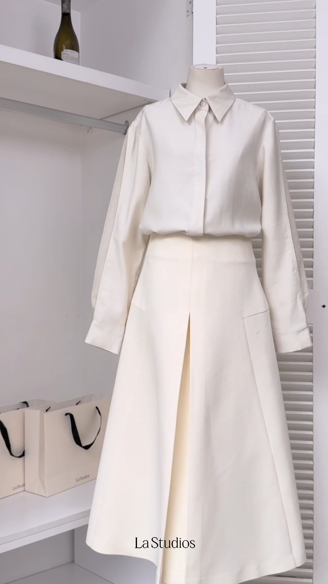 [🆕🇻🇳] 𝐋𝐀 𝐒𝐓𝐔𝐃𝐈𝐎𝐒 👕 Top1Fashion 👗  Một set đồ có thể đồng hành cùng nàng từ những guồng quay tất bật ban sáng đến khoảnh khắc thảnh thơi cuối ngày 
#LucindaShirt #RosalineSkirt #Subtle #Subt , shares-0✔️ , likes-0❤️️ , date-2025-03-19 03:02:33🇻🇳🇻🇳🇻🇳📰🆕