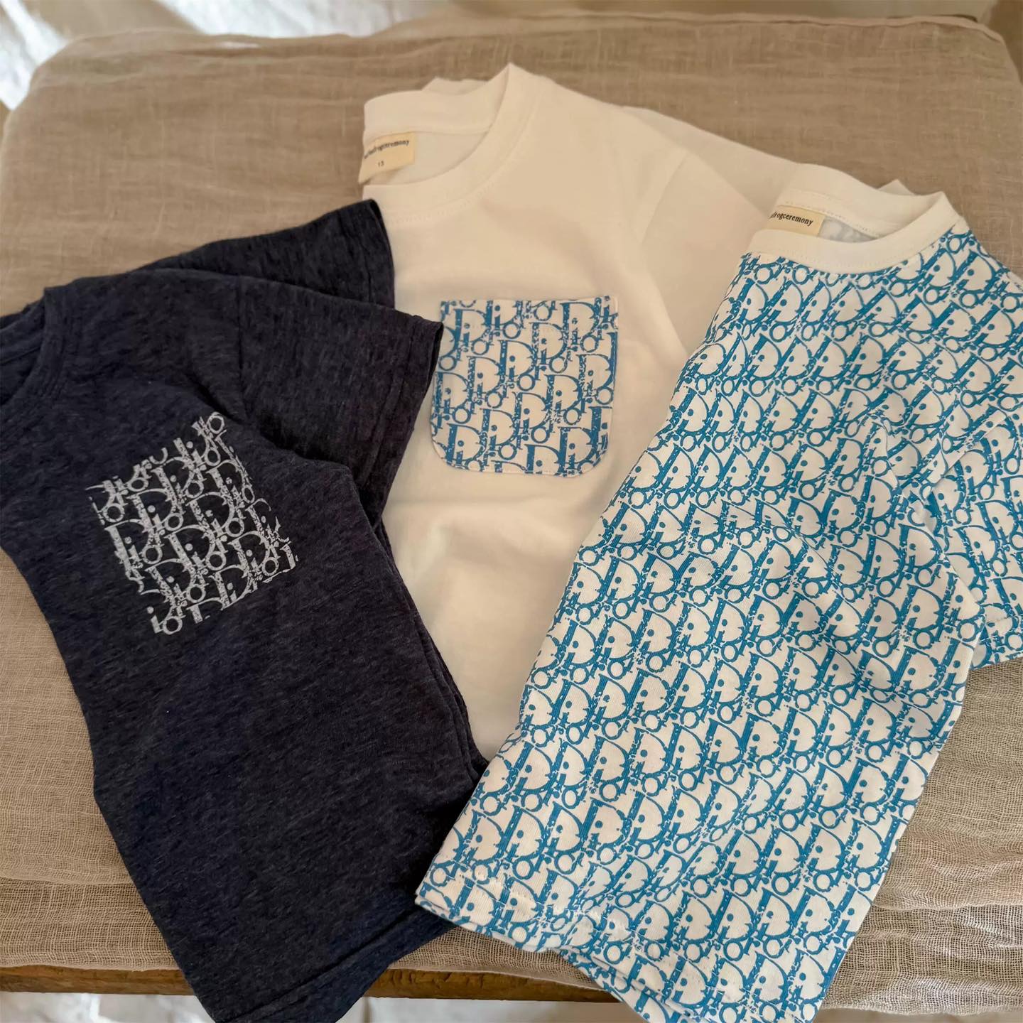 [🆕🇻🇳]  𝐀𝐥𝐯𝐢𝐧 & 𝐁𝐫𝐨𝐭𝐡𝐞𝐫 – 𝘒𝘪𝘥𝘴 𝘈𝘶𝘵𝘩𝘦𝘯𝘵𝘪𝘤 – Quần áo trẻ em nhập khẩu từ Mỹ 😎❤️️⭐️ 𝗔́𝗼 𝗽𝗵𝗼̂𝗻𝗴 𝗰𝗵𝗼 𝗯𝗲́Mẫu áo phông cực xịn sò cho bé đây ạ. Mùa hè tới sắm vài chiếc diện dần nha các bácSize: 90-140———————————————
𝑀𝑜̣𝑖 𝑡ℎ𝑜̂𝑛𝑔 𝑡𝑖𝑛 𝑐ℎ𝑖  , shares-1✔️ , likes-0❤️️ , date-2025-03-12 02:00:34🇻🇳🇻🇳🇻🇳📰🆕