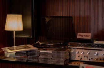 [☕️🇻🇳] 15.22 café – wine – live music ☕️ Top1Coffee ☕️ 15.22 Café – nơi những giai điệu vang lên từ quầy đĩa CD và đĩa than, hòa cùng hương vị cà phê tinh tế.
Không chỉ là đồ uống ngo , shares-0✔️ , likes-2❤️️ , date-2025-03-10 23:59:57🇻🇳🇻🇳🇻🇳📰🆕