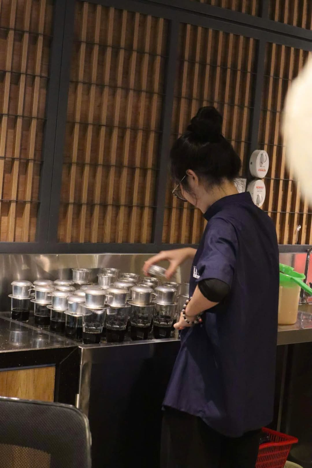 [☕️🇻🇳] Hello Coffee – Quán cà phê Internet Thành Phố Huế 🥤 Top1Coffee ☕️ Đang bán cà phê chill tự nhiên Chị chủ bày ra bán cà phê Muối, giờ thiếu nhân viên nè. Bây giờ Lô phải làm sao đây, ai cú Lô zới , shares-5✔️ , likes-31❤️️ , date-2025-03-10 23:25:00🇻🇳🇻🇳🇻🇳📰🆕