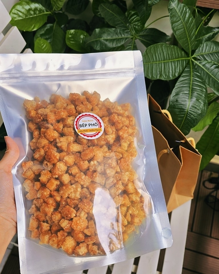 [🆕🇻🇳] Bếp Phố 🍔 Top1Food 🍜 Tóp mỡ mắm tỏi giòn rụm mới ra lò sáng nay
Khách inbox em sớm em giao trong ngày luôn nha 
 , shares-0✔️ , likes-1❤️️ , date-2025-03-11 17:45:21🇻🇳🇻🇳🇻🇳📰🆕