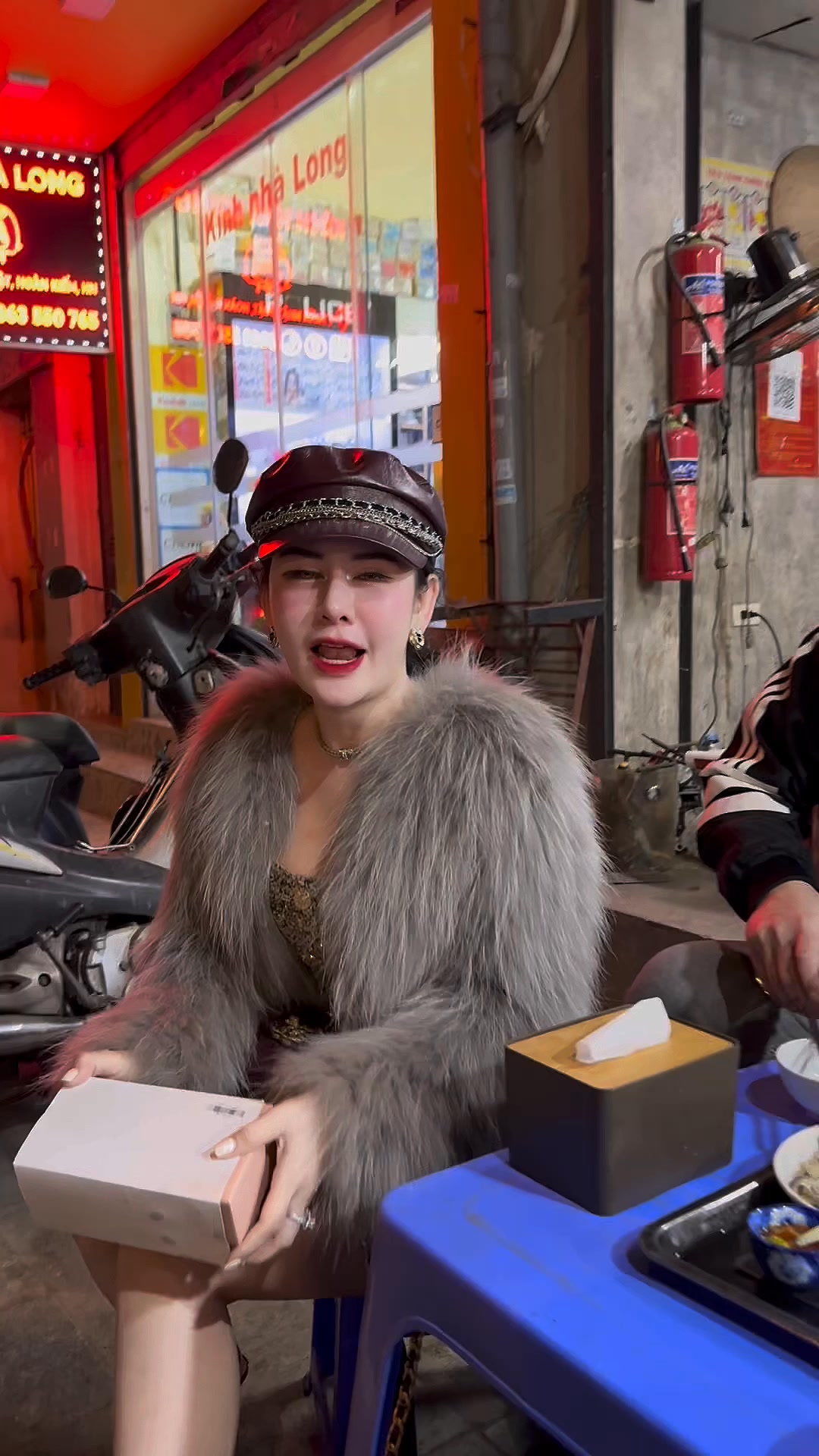 [🆕🇻🇳] Kim Oanh Vũ STORE 👕 Top1Fashion 👗  Ơ hôm nay vẫn là 8/3 nhé các c .  chúc ngày của ce mk mãi rực rỡ …. , shares-0✔️ , likes-0❤️️ , date-2025-03-10 18:35:00🇻🇳🇻🇳🇻🇳📰🆕