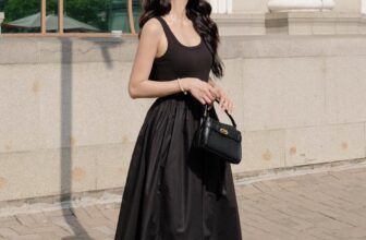 [🆕🇻🇳] Ceci Cela – Born to give you a dose of Feminine 👕 Top1Fashion 👗  𝑯𝒆𝒍𝒊𝒐𝒔 𝑫𝒓𝒆𝒔𝒔 – 𝑻𝒉𝒂𝒏𝒉 𝑳ị𝒄𝒉 & 𝑪𝒖ố𝒏 𝑯ú𝒕Vẻ đẹp tinh giản nhưng đầy cuốn hút! Thiết kế ôm nhẹ phần thân trên, tôn dáng với cổ vuông tinh tế, kết hợp chân váy , shares-0✔️ , likes-5❤️️ , date-2025-03-11 02:20:17🇻🇳🇻🇳🇻🇳📰🆕