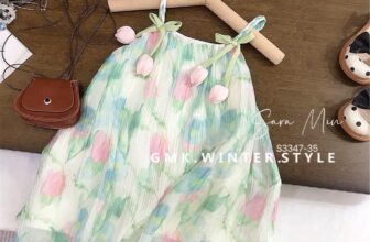 [???]  Thời trang trẻ em SamBon Kids  ?‍?❤️️?⭐️ S3347- HÀNG SẴN SHOPXinh quá các mom ơi! Đầm tơ hoa tulip  cưng quá trời luôn! Nhìn cái màu xanh đã thấy mát rồi ạ. Thiết kế váy 2s dây tết handmade quá  , shares-0✔️ , likes-0❤️️ , date-2025-03-17 16:57:44????????