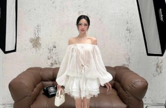 [🆕🇻🇳] H2Store – Quần áo – Thương hiệu 👕 Top1Fashion 👗  𝐍𝐢𝐠𝐞𝐥𝐥𝐚 𝐃𝐫𝐞𝐬𝐬
𝘍𝘦𝘦𝘭 𝘵𝘩𝘦 𝘭𝘪𝘨𝘩𝘵𝘯𝘦𝘴𝘴 𝘪𝘯 𝘦𝘷𝘦𝘳𝘺 𝘥𝘦𝘵𝘢𝘪𝘭
Nigella Dress tựa như một áng mây trắng, nhẹ nhàng ôm lấy vóc dáng, mở ra diện mạo trang nhã và đầy cuốn h , shares-0✔️ , likes-4❤️️ , date-2025-03-12 04:18:01🇻🇳🇻🇳🇻🇳📰🆕