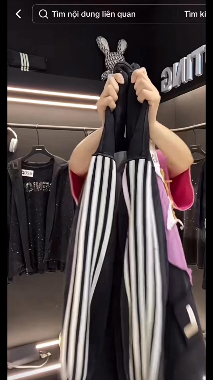 [🆕🇻🇳] HẰNG MÓM – Cửa hàng quần áo nữ 👕 Top1Fashion 👗  Quần áo chỉn chu – Thêm anh là đủ
, shares-2✔️ , likes-30❤️️ , date-2025-03-11 23:31:17🇻🇳🇻🇳🇻🇳📰🆕