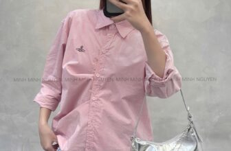 [🆕🇻🇳] Minh Minh Nguyen (Minh Minh Shop vnxk) 👕 Top1Fashion 👗  M mách nàng cách làm tâm điểm mọi lúc mọi nơi nè ^^
Chiếc somi brand Hàn VIVI-EN-NE tinh hoa hội tụ đóaaaSơ mi đẹp mặc quanh năm, lúc nào cũng cần phải hông hihi
Chị em mặc đi làm, đi biển, đi chơi , shares-0✔️ , likes-26❤️️ , date-2025-03-10 02:35:03🇻🇳🇻🇳🇻🇳📰🆕