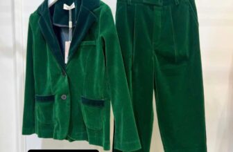 [🆕🇻🇳] 137 KIDS – HỆ THỐNG KIDS DỊCH VỤ TỐT NHẤT 🧑‍🧒❤️️👶⭐️ SALE SHOCK  | 𝐕𝐄𝐋𝐕𝐄𝐓& 𝐓𝐖𝐄𝐄𝐃𝐒𝐔𝐈𝐓 𝐅𝐎𝐑 𝐊𝐈𝐃𝐒
137KIDS siêu sale cho Ba Mẹ các set vest nhung và set vest tweed cho bé, hiện số lượng có hạn và chỉ có nhưng size , shares-0✔️ , likes-1❤️️ , date-2025-03-15 15:15:35🇻🇳🇻🇳🇻🇳📰🆕