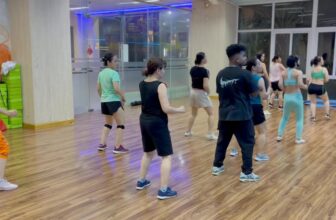 [🆕🇻🇳] FunFit Fitness & Yoga Center 🧘 Top1Yoga 🤸🏻‍♀️  ZUMBA – KẾT NỐI CẢM XÚC, LAN TỎA NĂNG LƯỢNG!Zumba không chỉ là một lớp tập luyện – đó là nơi bạn tìm thấy những người bạn cùng nhịp đập!
Khi âm nhạc v , shares-0✔️ , likes-1❤️️ , date-2025-03-18 16:39:15🇻🇳🇻🇳🇻🇳📰🆕