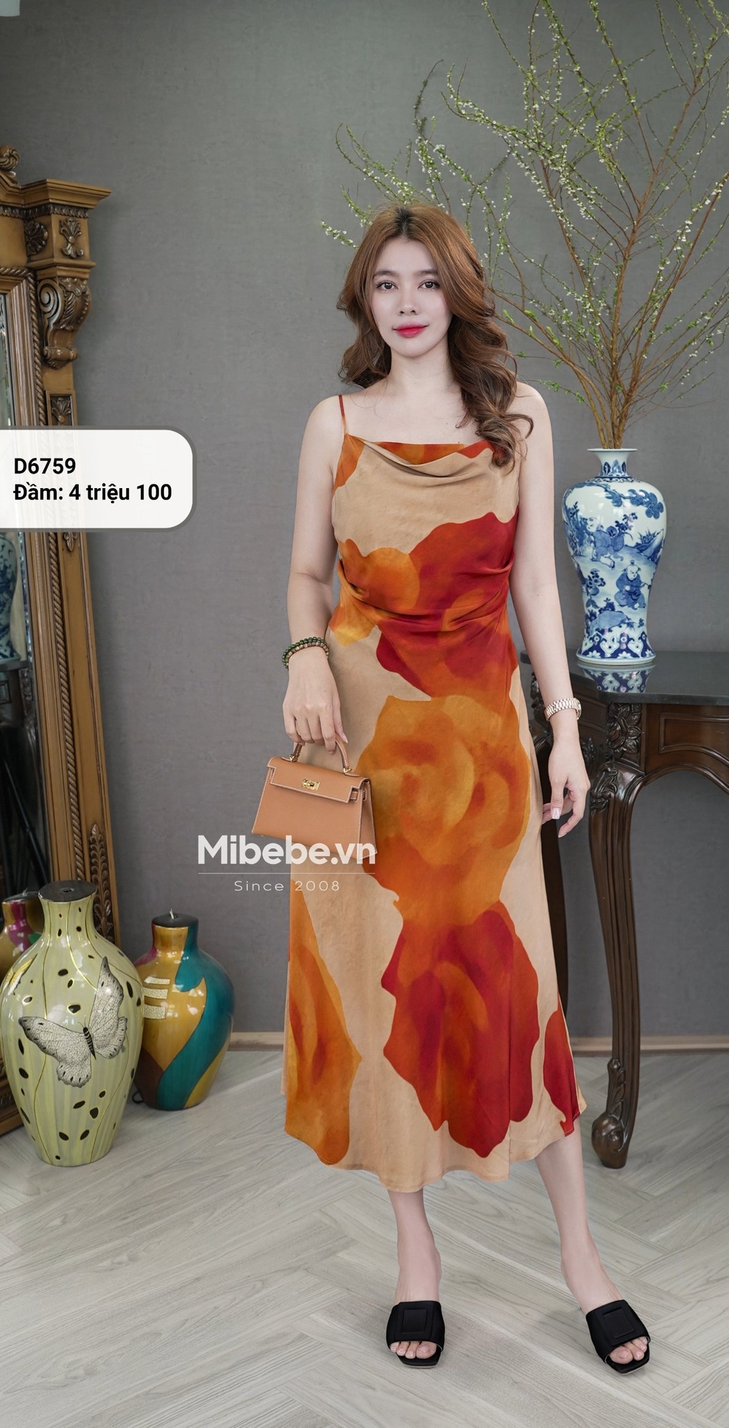 [🆕🇻🇳] Mibebe – Chuyên thời trang nữ nhập trực tiếp từ Hàn Quốc và Hong Kong 👕 Top1Fashion 👗  Tone màu nâu nhã nhặn nổi bật với họa tiết hoa tone đỏ, form dáng dài điệu đà  dành cho các chị iu diện đi biển, đi tiệc trong mùa XUÂN HÈ này là xinh và d , shares-0✔️ , likes-0❤️️ , date-2025-03-14 02:00:50🇻🇳🇻🇳🇻🇳📰🆕