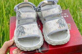 [🆕🇻🇳]  Sugar Baby – Chuyên thời trang trẻ em, sơ sinh 🧑‍🧒❤️️👶⭐️  SANDAL CAO CẤP – HÀNG XUẤT CHÂU ÂU
Full hộp, túi xịn xò – Sang trọng, bền đẹpMẫu mới A-13 – Màu Trắng Ghi
Chất liệu siêu nhẹ, siêu êm, mang cực kỳ  , shares-1✔️ , likes-1❤️️ , date-2025-03-15 03:04:38🇻🇳🇻🇳🇻🇳📰🆕