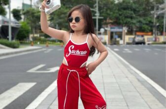[🆕🇻🇳] Váy Tutu – Chuyên thời trang trẻ em 🧑‍🧒❤️️👶⭐️ Top này chỉ dành cho couple mẹ con mê style cool ngầu cá tính chất chơi sport nhá
Hot rần rần em lên ngay cho các mẹ triển đây ạ, set quần xuông/có dây ốn , shares-0✔️ , likes-3❤️️ , date-2025-03-18 15:44:00🇻🇳🇻🇳🇻🇳📰🆕