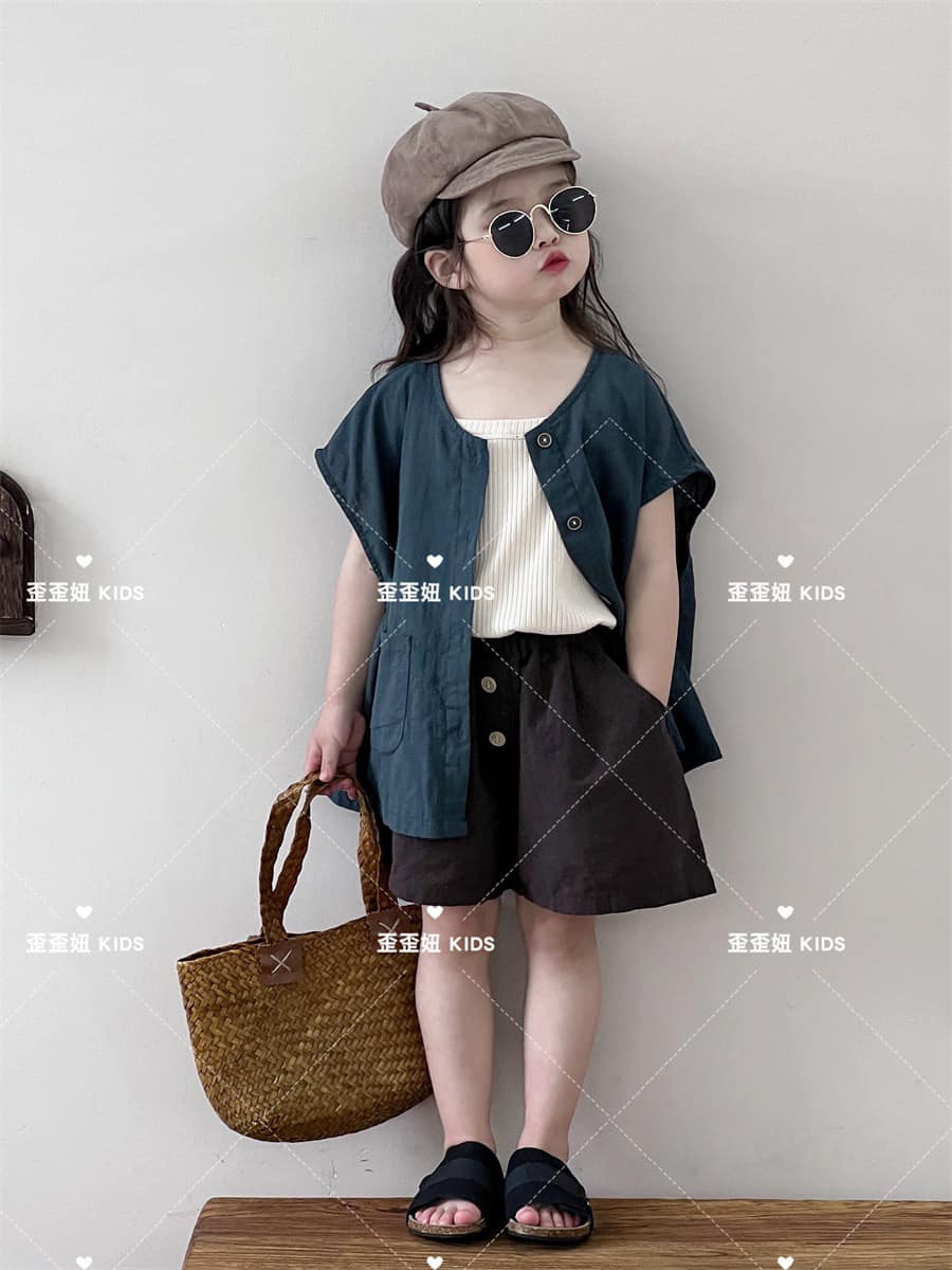 [🆕🇻🇳] Giày dép trẻ em Zonekids – 1 Trung Kính 🧑‍🧒❤️️👶⭐️ Chất liệu PVE an toàn 100%, mềm mại với da bé, siêu nhẹ chỉ 50g.
hiết kế chống trơn, trượt. chống nước.T
Thoáng khí luôn tạo cảm giác khô thoáng, mát mẻ ch , shares-0✔️ , likes-2❤️️ , date-2024-05-09 19:15:39🇻🇳🇻🇳🇻🇳📰🆕