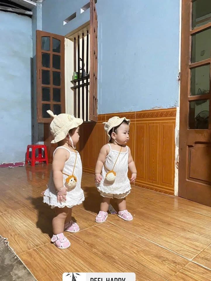 [🆕🇻🇳]  Trinh Kids – Thời Trang Trẻ Em Cao Cấp 🧑‍🧒❤️️👶⭐️  Cute phô mai que quá Mẹ ơiSet 3 món e vânc sale đậm Mẹ nhé  , shares-0✔️ , likes-0❤️️ , date-2025-03-15 16:21:08🇻🇳🇻🇳🇻🇳📰🆕