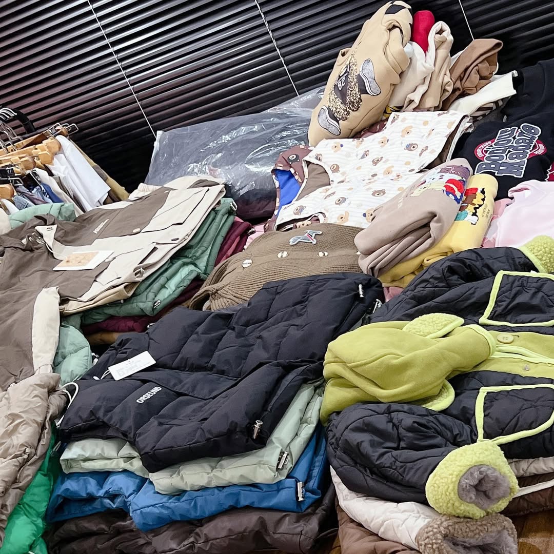 [🆕🇻🇳] KID Clothing – Quần Áo Bé Thóc – CHUYÊN HÀNG QUẢNG CHÂU 🧑‍🧒❤️️👶⭐️ Dọn kho còn ít hàng lẻ sz . Tus này em xả đồng giá áo khoác #50K #99K và các set bộ hè còn lẻ em cũng dọn sạch kho luôn nhé ạ
, shares-1✔️ , likes-228❤️️ , date-2025-03-14 16:58:47🇻🇳🇻🇳🇻🇳📰🆕