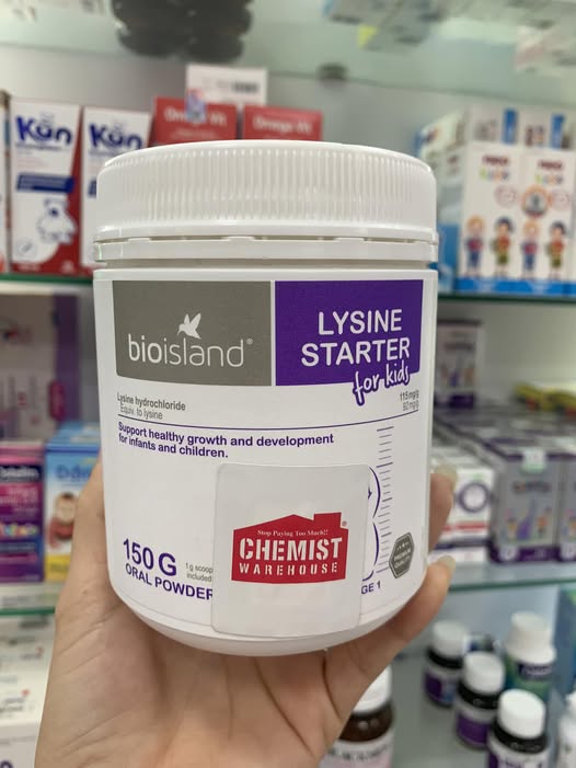 [🆕🇻🇳] Tabikids  (Shop mẹ bé) – chuyên cung cấp Bỉm Sữa và đồ dùng CHÍNH HÃNG cho các bé từ sơ sinh đến 3 tuổi 🧑‍🧒❤️️👶⭐️  LYSINE BỘT – TĂNG CHIỀU CAO MẪU MỚI – 150G
Hộp 150g
Bố và mẹ MUỐN CON CHÂN DÀI MIÊN MAN BỐ MẸ ĐẦU TƯ – LYSINE tăng chiều cao vượt trội số 1của Úc này ch , shares-0✔️ , likes-1❤️️ , date-2025-03-15 18:17:33🇻🇳🇻🇳🇻🇳📰🆕