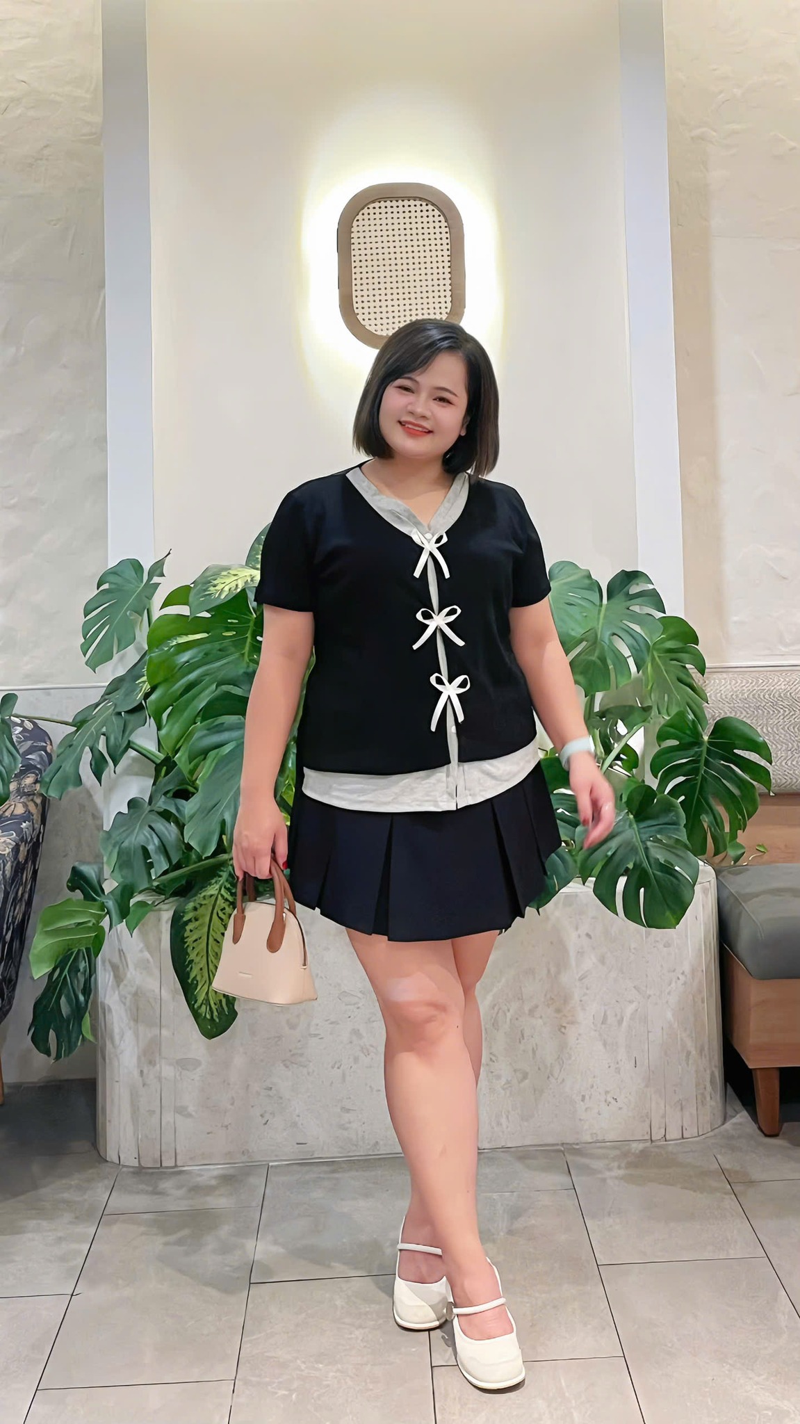 [???] Bigsize Duyên Phạm – Thời trang Béo tại Hải Dương  ? Top1Fashion ?   XINH MÊ LẮM LUÔN ẠBảng 3 SIZE  XL-2XL-3XL( 60-90kg)
ÁO 3 NƠ ĐEN PHỐI BIGSIZE
Chất liệu: Chất zip tàu đẹp loại I, co dãn tốt , che bụng bắp tay tốt
Lớp tr , shares-0✔️ , likes-5❤️️ , date-2025-03-16 17:24:58????????
