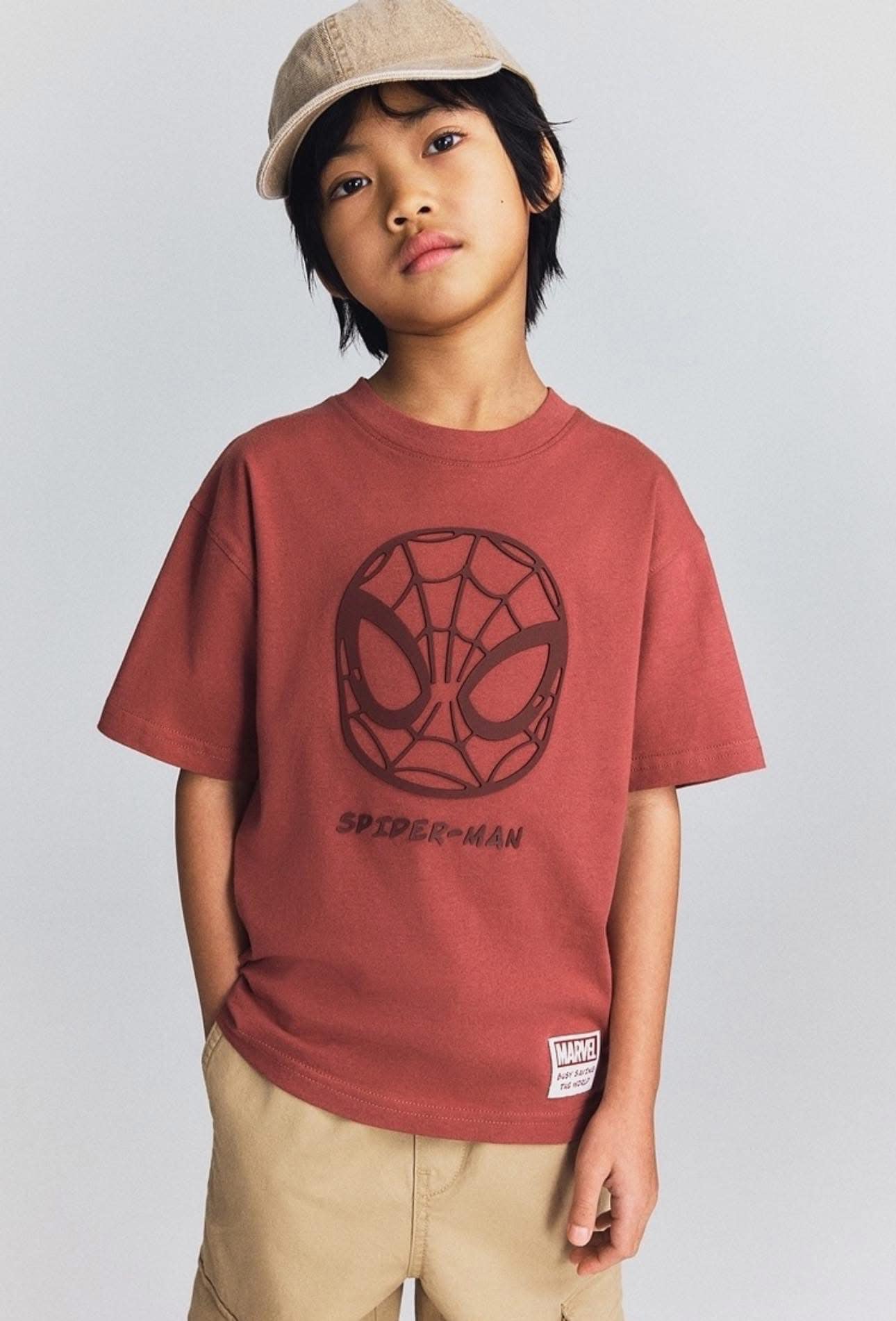 [🆕🇻🇳] Bùi Cốm shop – Quần áo trẻ em xuất khẩu 🧑‍🧒❤️️👶⭐️ HÀNG MỚI VỀ
Áo H M dư xịn cho bé trai, mẫu spriderman in nổi  cực chất, chất vải mềm mịn, mặc thoáng lắm nha. Chỉ có một màu duy nhất chất lừ.
* Size 3/4T  , shares-0✔️ , likes-9❤️️ , date-2025-03-18 18:06:17🇻🇳🇻🇳🇻🇳📰🆕