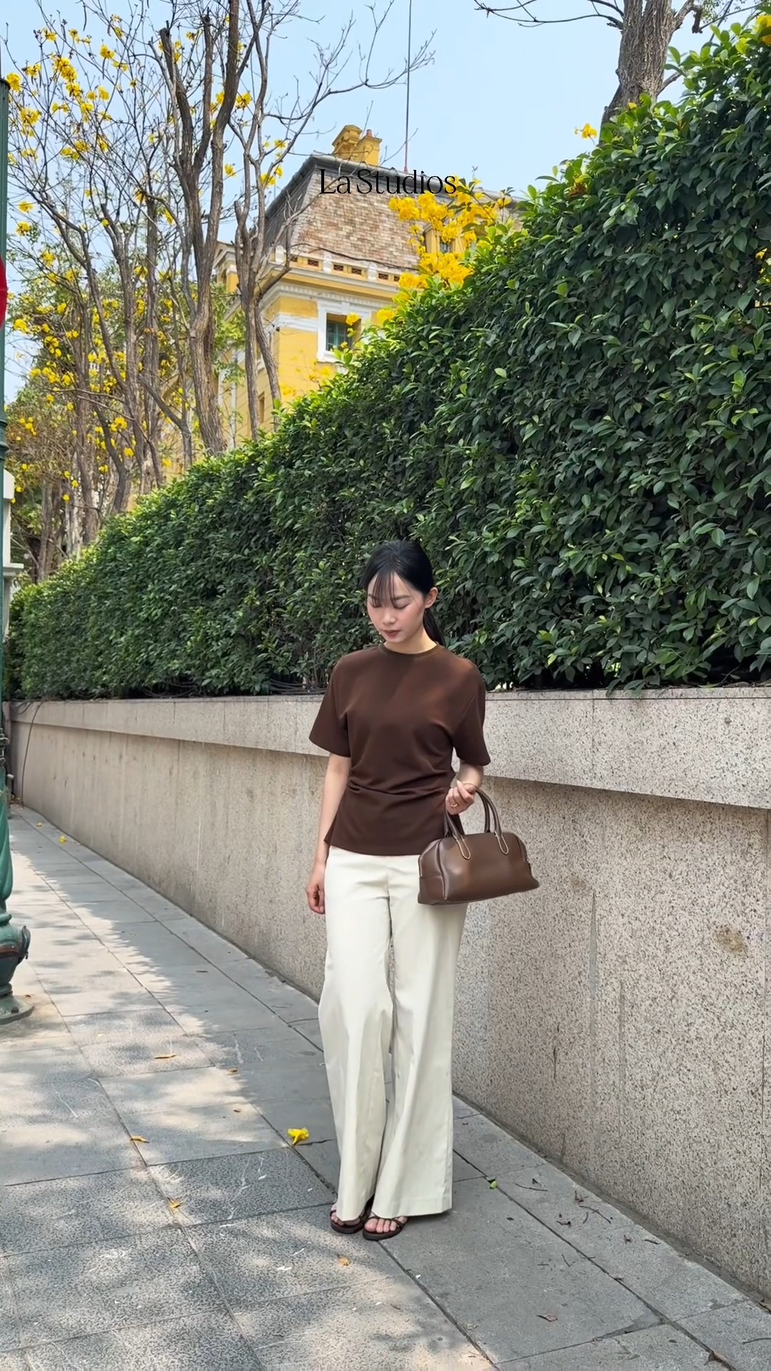 [🆕🇻🇳] 𝐋𝐀 𝐒𝐓𝐔𝐃𝐈𝐎𝐒 👕 Top1Fashion 👗  “𝑫𝒓𝒆𝒔𝒔𝒊𝒏𝒈 𝒇𝒐𝒓 𝒕𝒉𝒆 𝒔𝒖𝒏, 𝒘𝒊𝒕𝒉 𝒈𝒓𝒂𝒄𝒆 𝒊𝒏 𝒆𝒗𝒆𝒓𝒚 𝒔𝒕𝒆𝒑”
#ElaraTop #ClaudeTrousers #Subtle #SubtleCollection #LASpringCollection #LA25SpringCollection #LASTUDIOS , shares-0✔️ , likes-0❤️️ , date-2025-03-21 03:00:47🇻🇳🇻🇳🇻🇳📰🆕