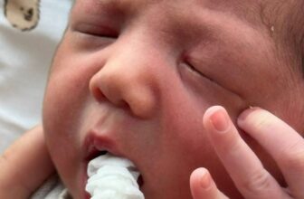 [🆕🇻🇳]  Suzanna Nguyen  (Suzanna Nguyen) – Best choice for your baby! 🧑‍🧒❤️️👶⭐️ LÀM SẠCH RĂNG MIỆNG CHO BÉ* Vệ sinh răng miệng cho bé sau mỗi bữa ăn và trước khi đi ngủ ngay từ những năm tháng đầu đời, khi răng chưa mọc giúp ích cho , shares-0✔️ , likes-0❤️️ , date-2025-03-18 16:00:34🇻🇳🇻🇳🇻🇳📰🆕