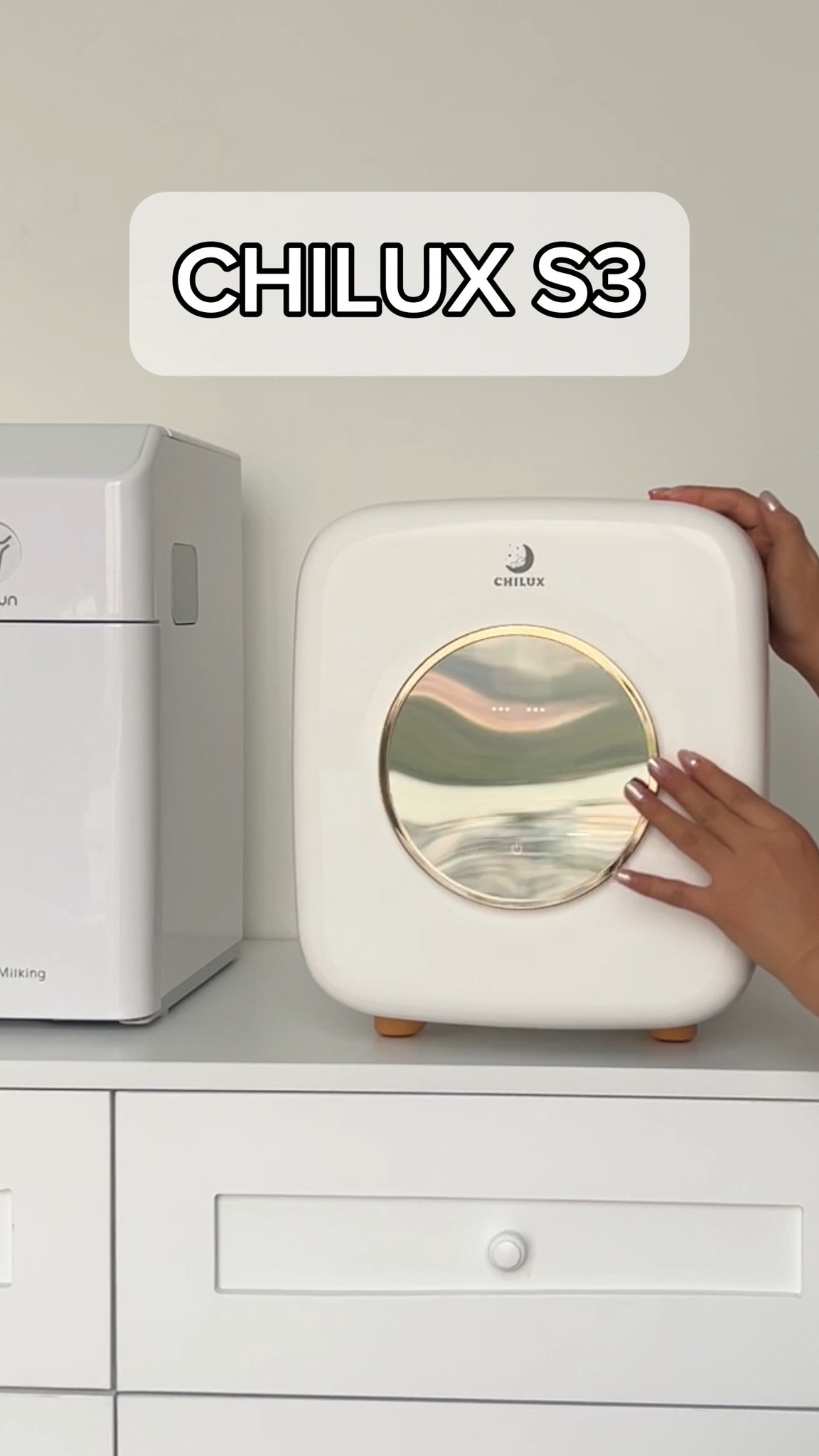 [🆕🇻🇳] Chilux là thương hiệu chuyên sản xuất sản phẩm tiện ích dành cho bé tiên phong tại Singapore 🧑‍🧒❤️️👶⭐️ Tuyệt kĩ chăm con nhàn với MÁY TIỆT TRÙNG UV CHILUX S3. Tiệt trùng nhanh gọn lẹ tất tần tật đồ dùng của bé
#chilux #máy_tiệt_trùng
#máy_tiệt_trùng_UV
#máy_ , shares-0✔️ , likes-0❤️️ , date-2025-03-18 18:37:47🇻🇳🇻🇳🇻🇳📰🆕