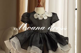 [🆕🇻🇳] HEHEHIHI – Cửa hàng nhỏ bán quần áo 🧑‍🧒❤️️👶⭐️  Moana Dress – Bí Ẩn Và Thanh Lịch!Moana Dress mang sắc đen huyền bí kết hợp với chất liệu voan kính mềm mại, tạo nên sự nhẹ nhàng, bồng bềnh trong từng , shares-0✔️ , likes-0❤️️ , date-2025-03-14 19:48:12🇻🇳🇻🇳🇻🇳📰🆕