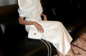 [🆕🇻🇳] DANG HOANG – Thiết kế & Thời trang 👕 Top1Fashion 👗  Ms Thảo Nhi Lê sang trọng diện thiết kế Lia Lia Dress từ thương hiệu của chúng tôiThiết kế là sự lựa chọn hoàn hảo cho những buổi tiệc trà thanh lịch hay , shares-3✔️ , likes-22❤️️ , date-2025-03-20 22:00:46🇻🇳🇻🇳🇻🇳📰🆕