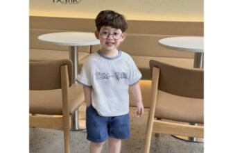 [🆕🇻🇳]  Pullkids – Sỉ lẻ Nous, Chaang, Bu, Ualarogo 🧑‍🧒❤️️👶⭐️ BERNIE- H1124B05 xuất sắc #sale 1xx
𝐒𝐄𝐓 𝐂𝐎̣̂𝐂 𝐐𝐔𝐀̂̀𝐍 𝐁𝐎̀ 𝐓𝐎𝐌&𝐉𝐄𝐑𝐑𝐘
Chất liệu áo cotton mềm mịn sịn xò kết hợp cùng quần bò hàn mềm siêu đẹp
Thiết kế áo  , shares-0✔️ , likes-1❤️️ , date-2025-03-15 06:24:26🇻🇳🇻🇳🇻🇳📰🆕