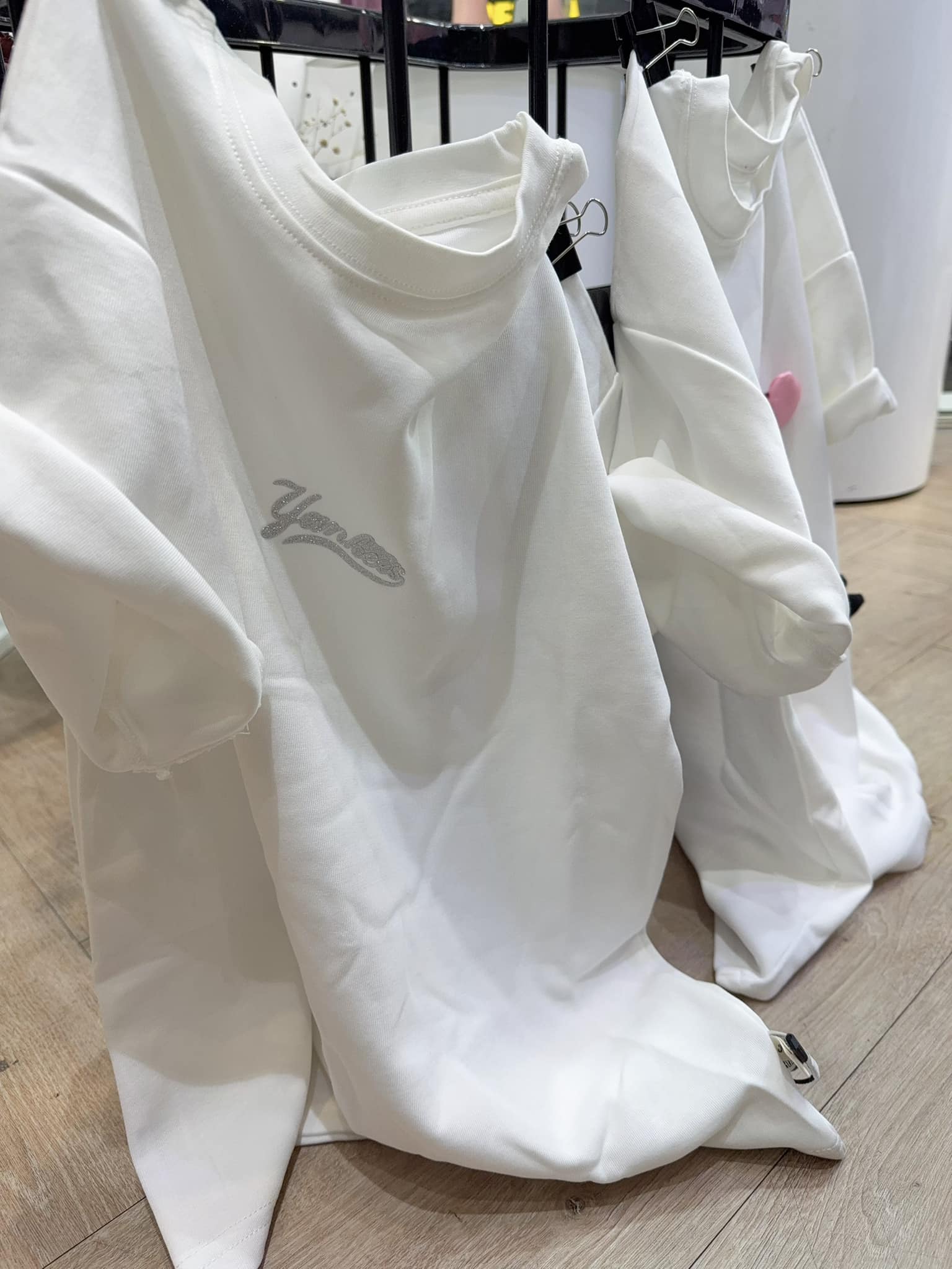 [🆕🇻🇳]  MỢ CHẢNH KIDS – LUXURY FASHION FOR KIDS 🧑‍🧒❤️️👶⭐️  Hè 2025
—- Các bạn có đồ gì mới chưa
, shares-0✔️ , likes-3❤️️ , date-2025-03-18 23:18:10🇻🇳🇻🇳🇻🇳📰🆕