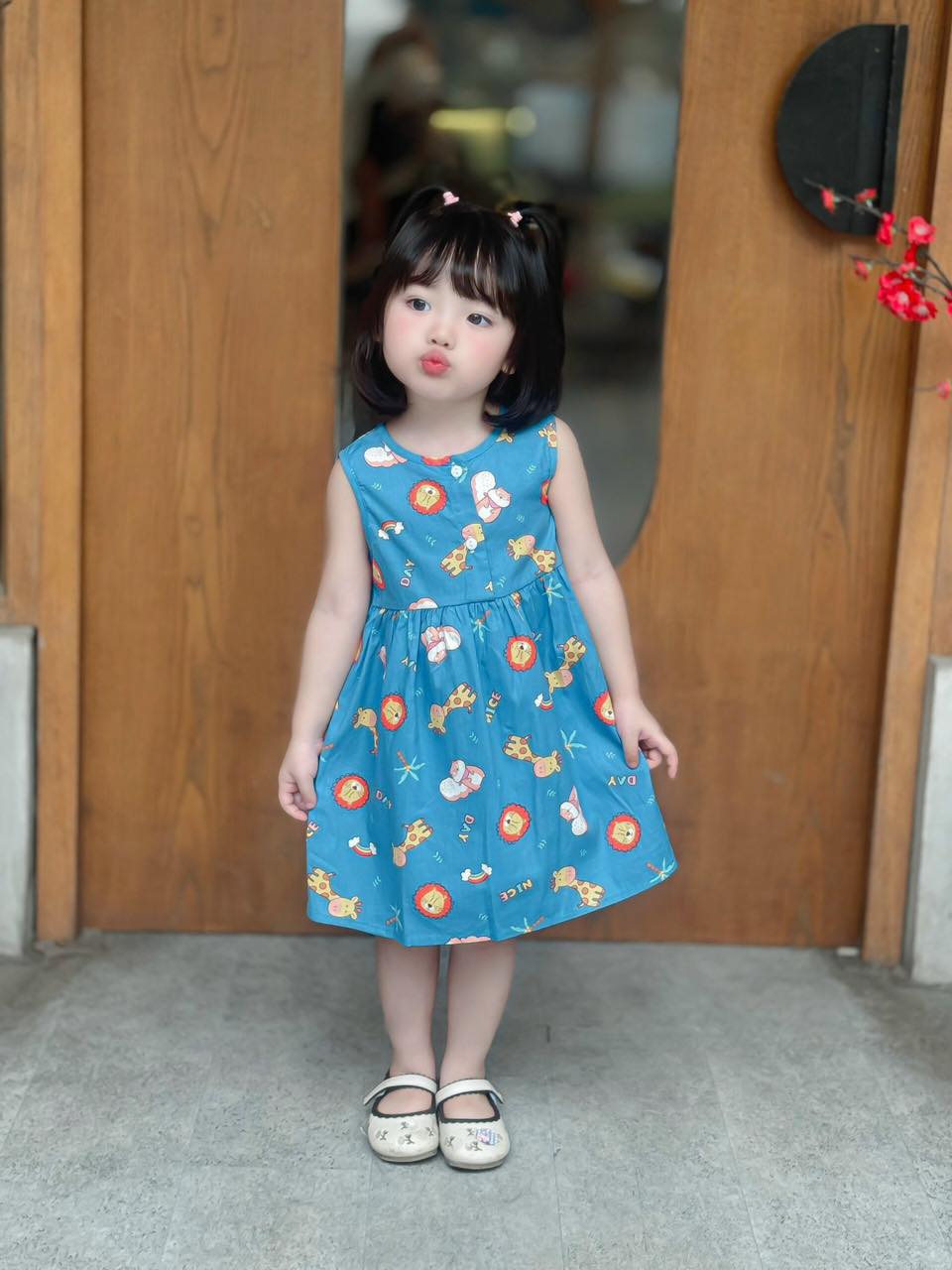 [🆕🇻🇳] Trang Chip Store – Mom and baby store 🧑‍🧒❤️️👶⭐️ Bập bênh kiêm xe chòi chân 2 trong 1 ạ. E sẵn tại số 2 Hồng Quang ạ. Giá 780 nay e sale còn 650k ạ.
, shares-0✔️ , likes-1❤️️ , date-2024-06-10 23:51:14🇻🇳🇻🇳🇻🇳📰🆕