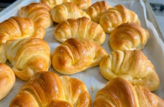 [🆕🇻🇳] Jasmine-tiệm bánh nhỏ xinh chuyên bánh mì, bánh kem Whipping chất lượng cao 🍔 Top1Food  🍜  Bánh đã lên full kệ xin mời cả nhà chốt đơn chiều nha.Bm hoa cúc 40p nữa ra lò luôn ạ#bread #bakery #bánhmìhoacúc #banhmicuaphomai
, shares-0✔️ , likes-0❤️️ , date-2025-03-19 22:10:35🇻🇳🇻🇳🇻🇳📰🆕