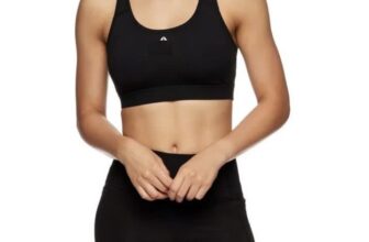 [🆕🇻🇳] ViS Store 👕 Top1Fashion 👗  VỀ THÊM ĐỦ MÀU ĐỦ SIZE NHA CÁC CHỊ
Áo thể thao xịn xò nhà Re3b0k. Thiết kế năng động, dễ mặc với chất thun thể thao thoáng mát, may 2 lớp, có khe để mút (k , shares-0✔️ , likes-2❤️️ , date-2025-03-20 18:50:01🇻🇳🇻🇳🇻🇳📰🆕