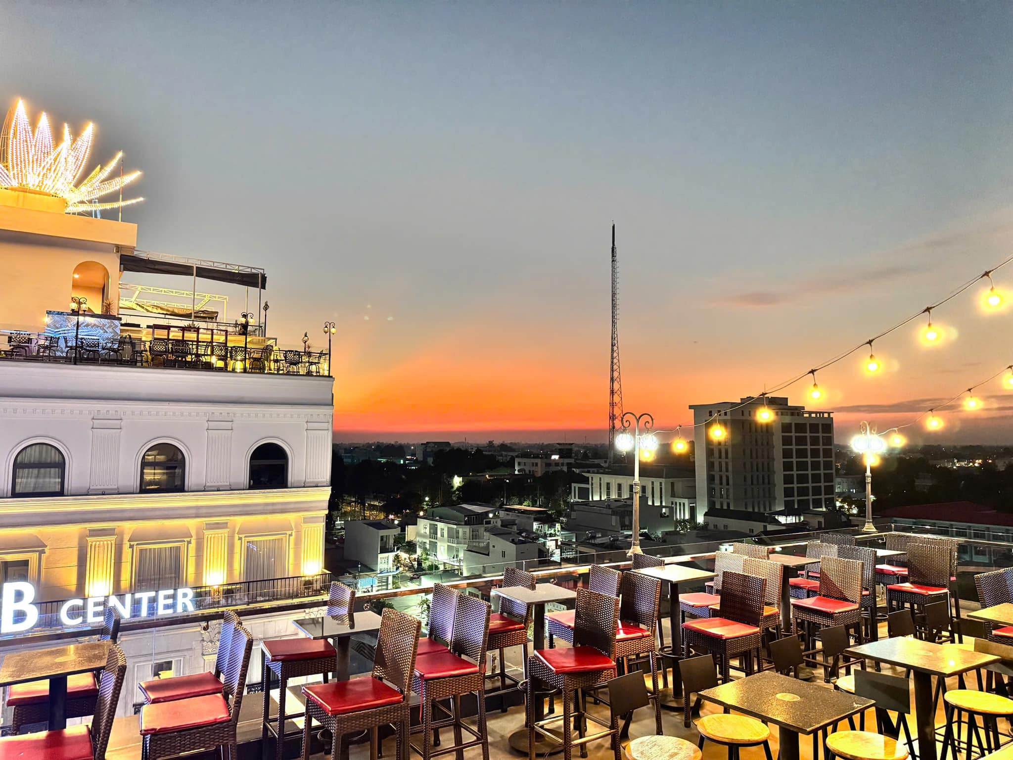 [☕️🇻🇳] B.O.B Coffee 🥤 Top1Coffee ☕️ Có một khoảng trời lộng gió luôn chờ đón bạn ghé qua vào mỗi buổi tối, nơi bạn có thể ngắm toàn cảnh thành phố Cao Lãnh với nhữn , shares-0✔️ , likes-8❤️️ , date-2025-03-18 23:06:05🇻🇳🇻🇳🇻🇳📰🆕