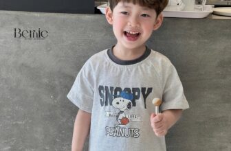 [🆕🇻🇳]  Door to door – Chuyên quần áo, giày dép và phụ kiện cho bé 😎❤️️⭐️ 𝐁𝐎̣̂ 𝐏𝐇𝐎̂́𝐈 𝐃𝐀̂𝐘 𝐕𝐈𝐄̂̀𝐍 𝐒𝐍𝐎𝐎𝐏𝐘 𝐏𝐄𝐀𝐍𝐔𝐓𝐒!!!
Chất liệu thun cotton mềm, mát, thấm hút mồ hôi.
Thiết kế áo tay raglan khoẻ khoắn, cổ áo may viền tỉ mỉ, thân áo , shares-0✔️ , likes-0❤️️ , date-2025-03-20 19:19:11🇻🇳🇻🇳🇻🇳📰🆕